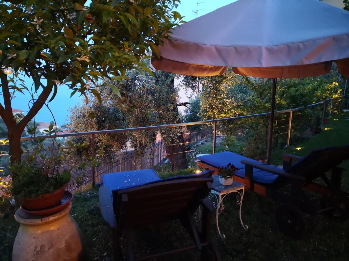 Florinda Lemon'S Suite Cervo Εξωτερικό φωτογραφία