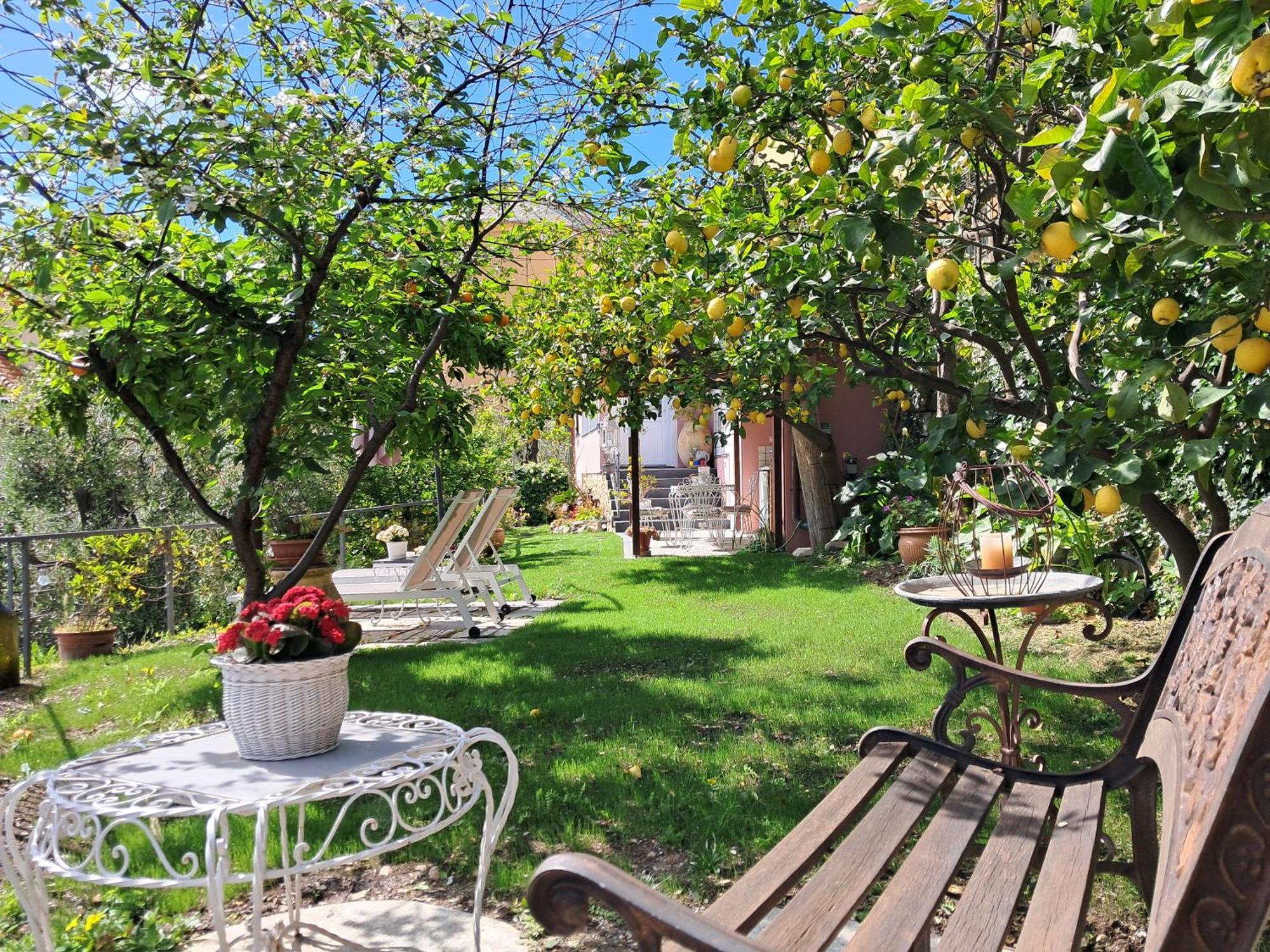 Florinda Lemon'S Suite Cervo Εξωτερικό φωτογραφία